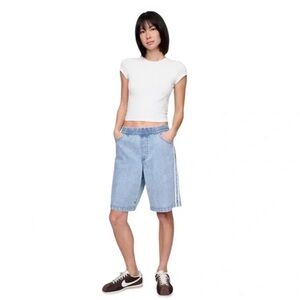 GAP 11” Mid Rise UltraSoft Easy Longline Denim Shorts